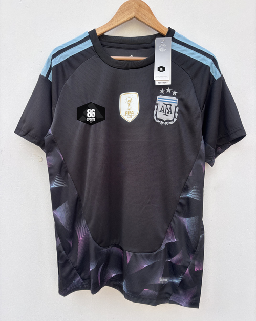 𝐈𝐦𝐩𝐨𝐫𝐭𝐞𝐝  𝐏𝐫𝐞𝐦𝐢𝐮𝐦 𝐌𝐚𝐬𝐭𝐞𝐫 𝐄𝐝𝐢𝐭𝐢𝐨𝐧 - ARGENTINA GK KIT WITH SHORTS 2026