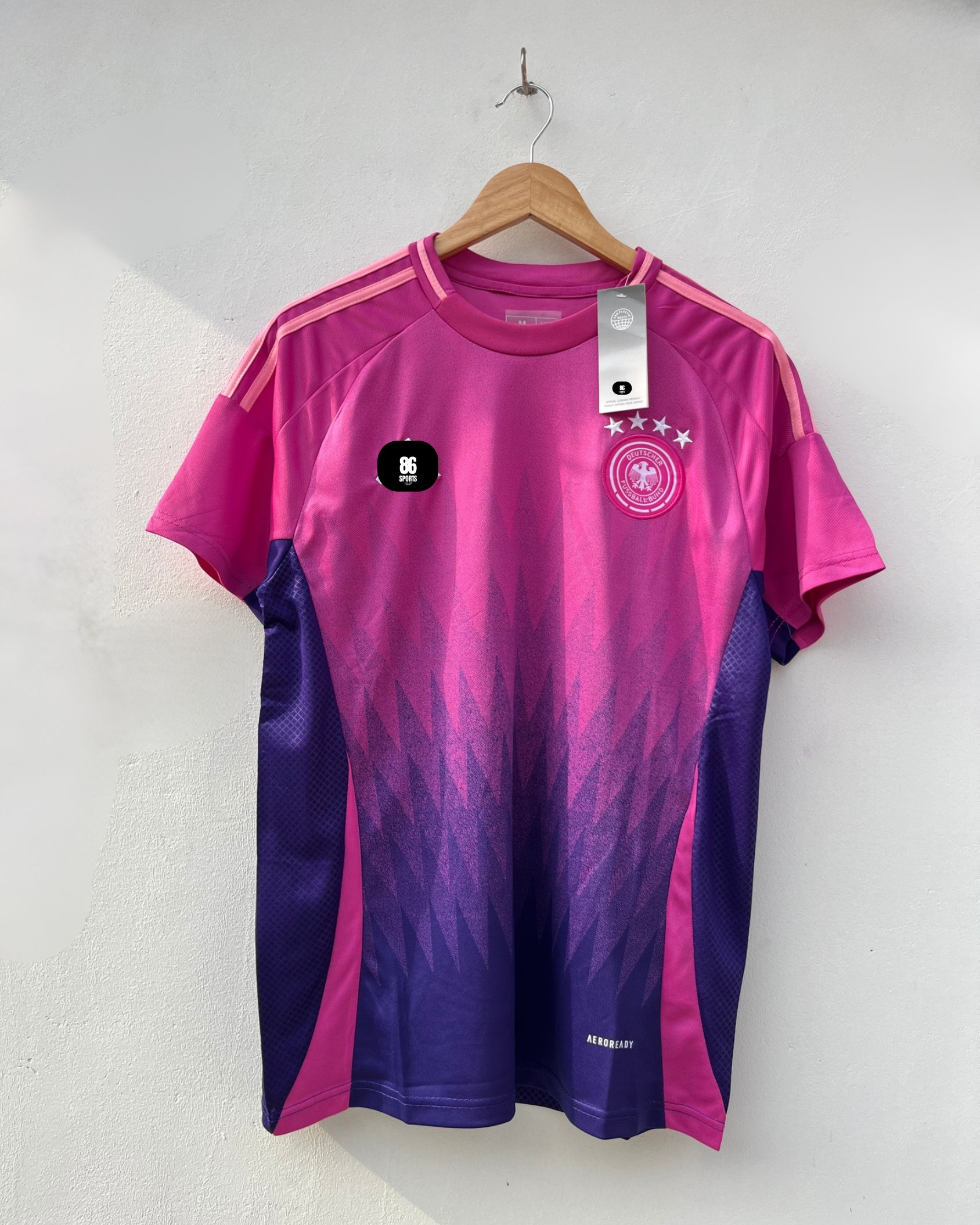 𝐈𝐦𝐩𝐨𝐫𝐭𝐞𝐝 𝐏𝐫𝐞𝐦𝐢𝐮𝐦 𝐄𝐝𝐢𝐭𝐢𝐨𝐧 – 𝟐𝟎𝟐𝟒 𝐀𝐰𝐚𝐲-𝐒𝐭𝐲𝐥𝐞 𝐅𝐨𝐨𝐭𝐛𝐚𝐥𝐥 𝐉𝐞𝐫𝐬𝐞𝐲 (GERMANY-𝐈𝐧𝐬𝐩𝐢𝐫𝐞𝐝) ⚽