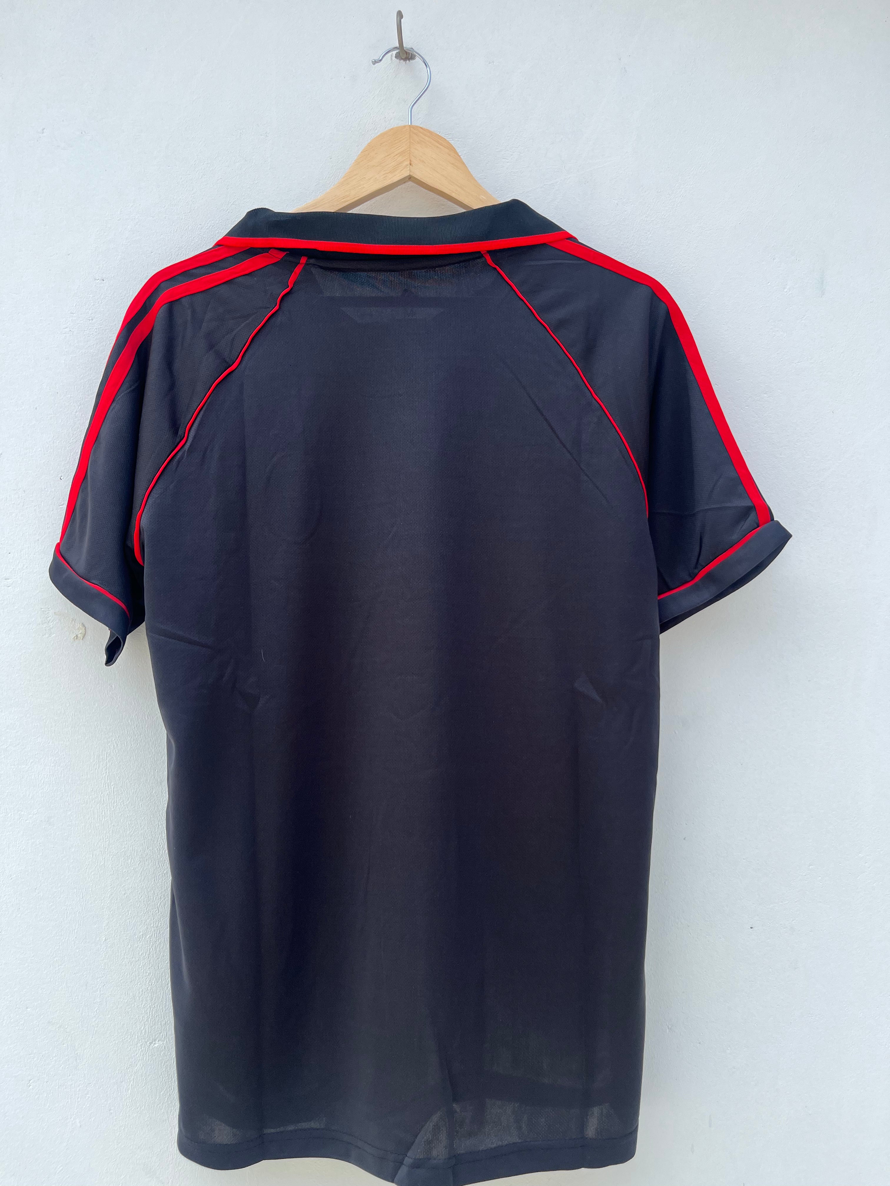 𝐈𝐦𝐩𝐨𝐫𝐭𝐞𝐝 𝐏𝐫𝐞𝐦𝐢𝐮𝐦 𝐄𝐝𝐢𝐭𝐢𝐨𝐧 -AC MILAN RETRO  𝐖𝐢𝐭𝐡 𝐒𝐡𝐨𝐫𝐭𝐬
