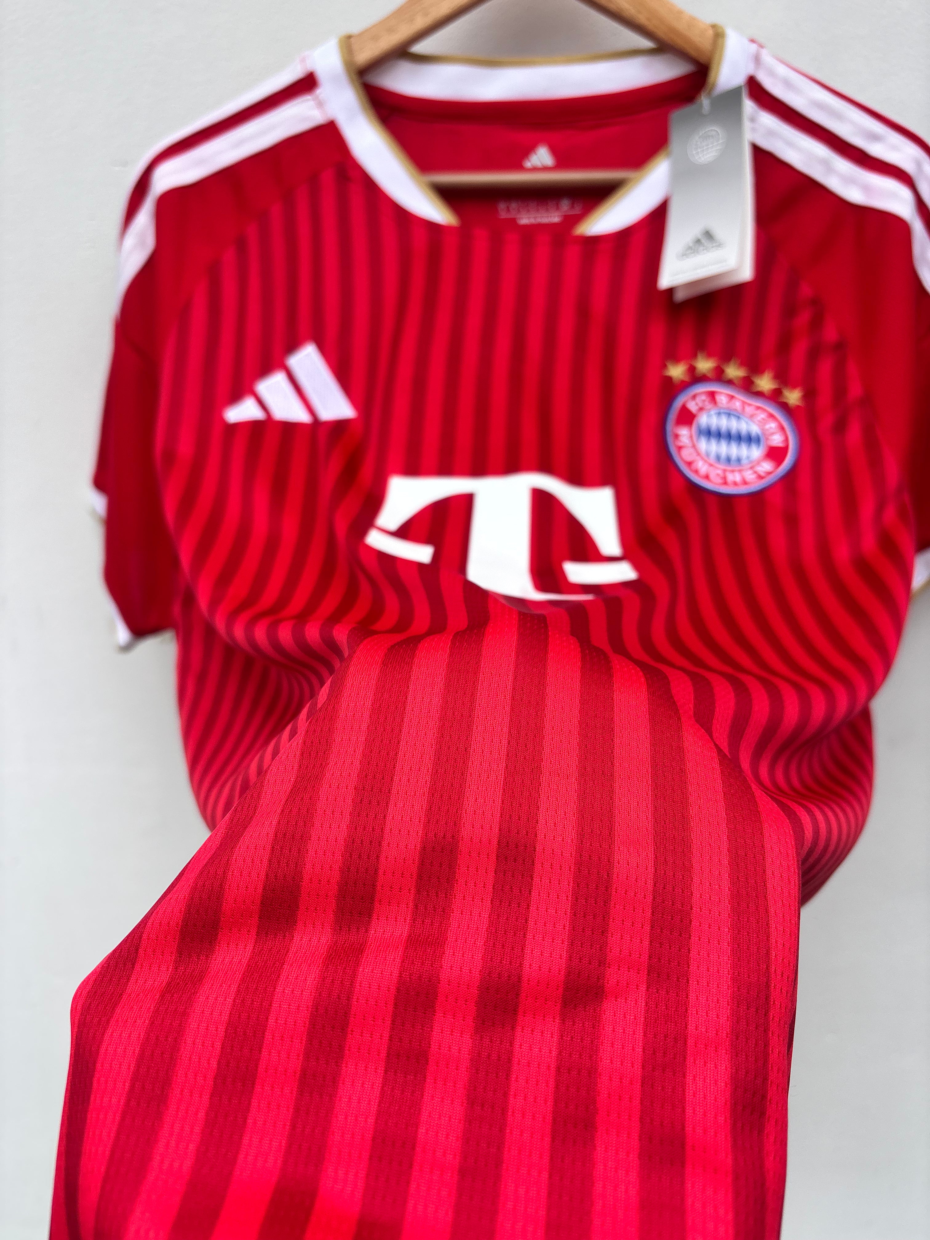 𝐈𝐦𝐩𝐨𝐫𝐭𝐞𝐝  𝐏𝐫𝐞𝐦𝐢𝐮𝐦 𝐄𝐝𝐢𝐭𝐢𝐨𝐧 -  BAYERN MUNICH NEW SEASON KIT WITH SHORTS 2026
