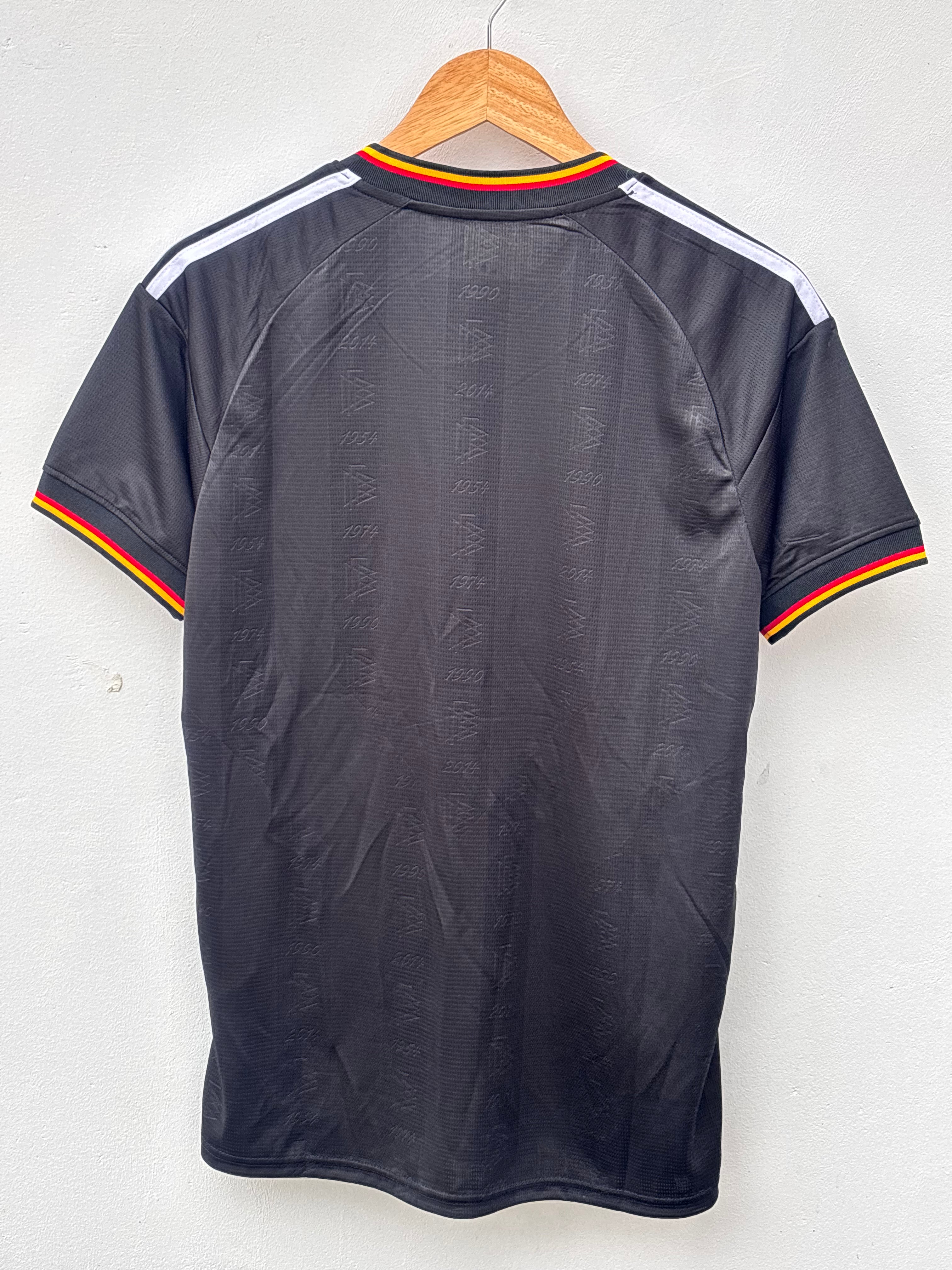 𝐈𝐦𝐩𝐨𝐫𝐭𝐞𝐝  𝐏𝐫𝐞𝐦𝐢𝐮𝐦 𝐄𝐝𝐢𝐭𝐢𝐨𝐧 -  GERMANY AWAY NEW SEASON KIT 𝐖𝐈𝐓𝐇 𝐒𝐇𝐎𝐑𝐓𝐒 2026