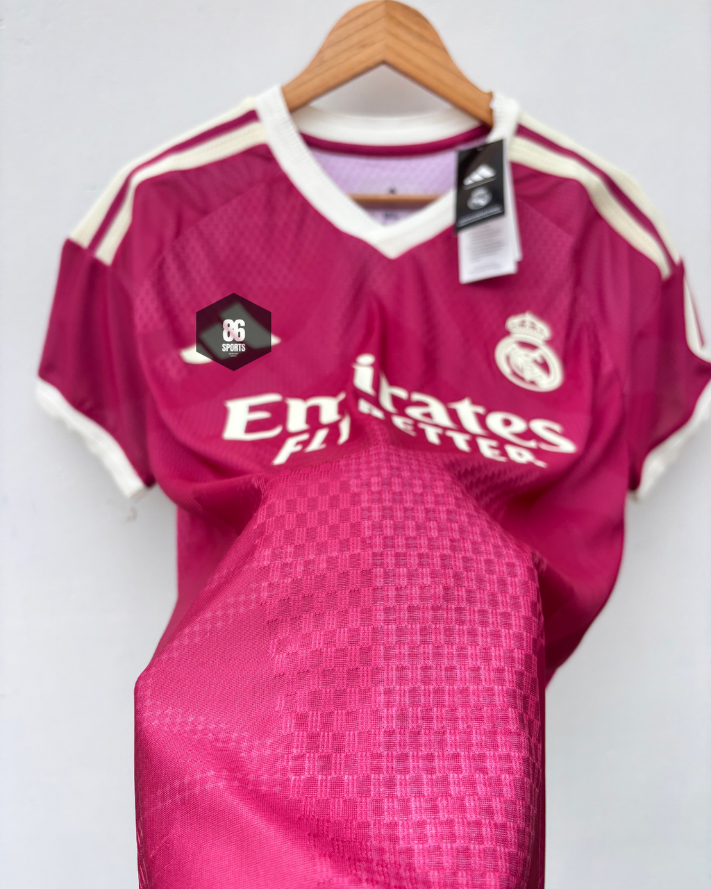 𝐈𝐦𝐩𝐨𝐫𝐭𝐞𝐝 𝐏𝐥𝐚𝐲𝐞𝐫 𝐕𝐞𝐫𝐬𝐢𝐨𝐧
𝐄𝐝𝐢𝐭𝐢𝐨𝐧 -  REAL MADRID  NEW SEASON AWAY KIT PINK 2026-27
