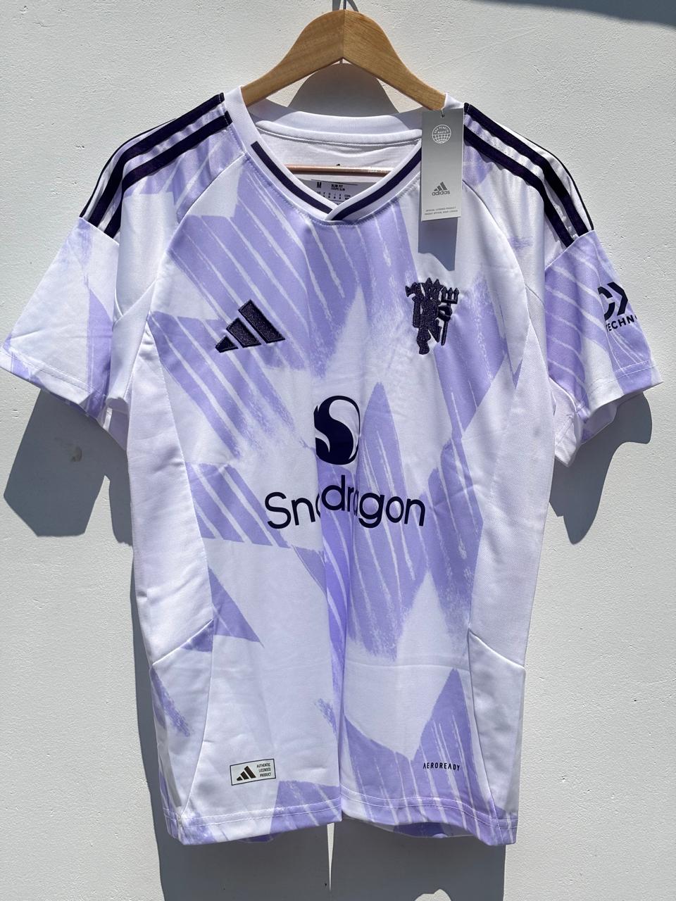 𝐈𝐦𝐩𝐨𝐫𝐭𝐞𝐝  𝐏𝐫𝐞𝐦𝐢𝐮𝐦 𝐄𝐝𝐢𝐭𝐢𝐨𝐧 -   MAN UNITED AWAY  𝐖𝐢𝐭𝐡 𝐒𝐡𝐨𝐫𝐭𝐬 𝟐𝟎𝟐𝟓/𝟐𝟔